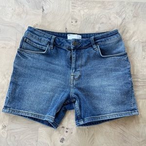 ASOS Light-Wash Jean Shorts (Size 30 Waist) -- New without tags